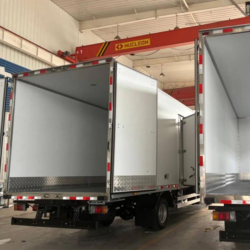 PU Core Dry Truck ကိုယ်ထည်သည် ခေတ်မီ သယ်ယူပို့ဆောင်ရေး စွမ်းဆောင်ရည်ကို မည်သို့ မြှင့်တင်ပေးသနည်း။